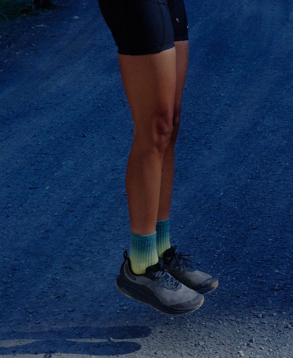 Women's Roam Trail Running Shoe  |  Pansy/Rose Violet