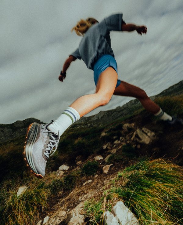 Women's Seek Trail Running Shoe | Black/Magnet